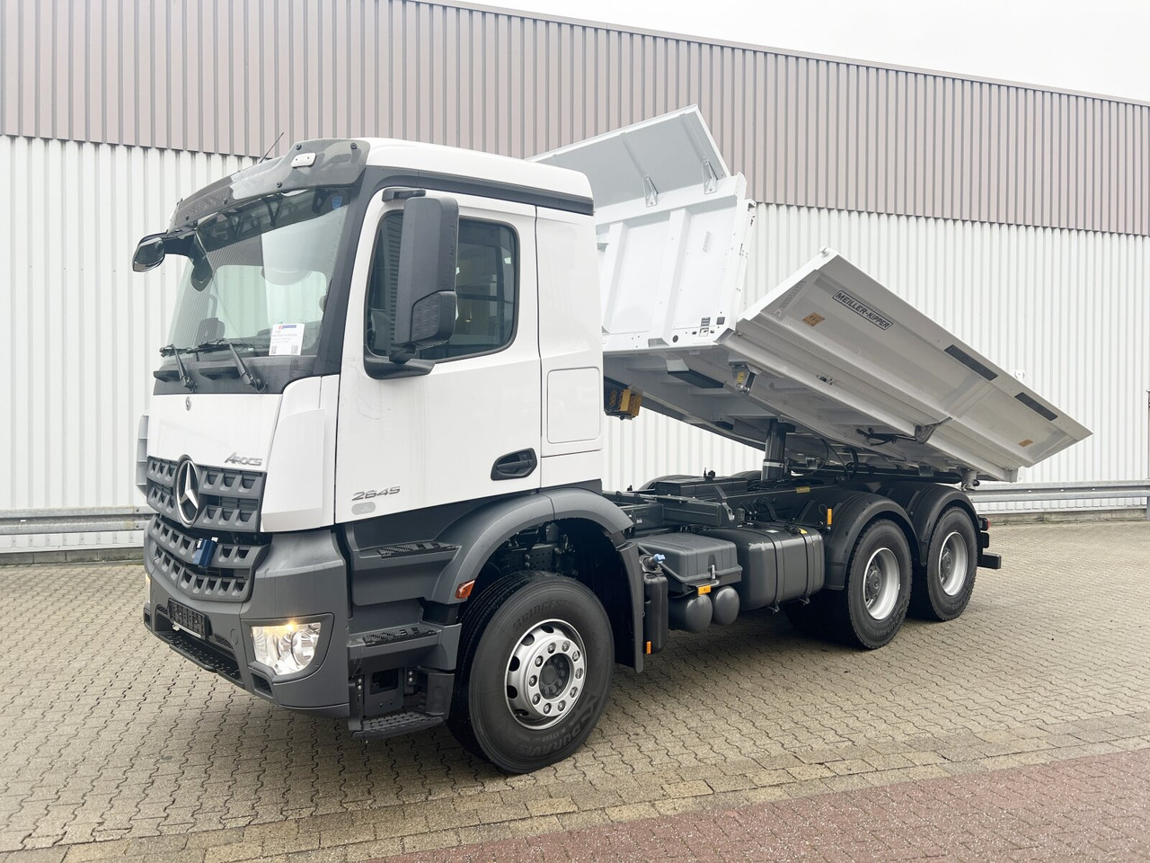 Mercedes-Benz Arocs 2645 K 6x4 Arocs 2645 K 6x4, MultimediaCockpit, Bordmatik links - Sklápěč: obrázek 1 Mercedes-Benz Arocs 2645 K 6x4 Arocs 2645 K 6x4, MultimediaCockpit, Bordmatik links - Sklápěč: obrázek 1