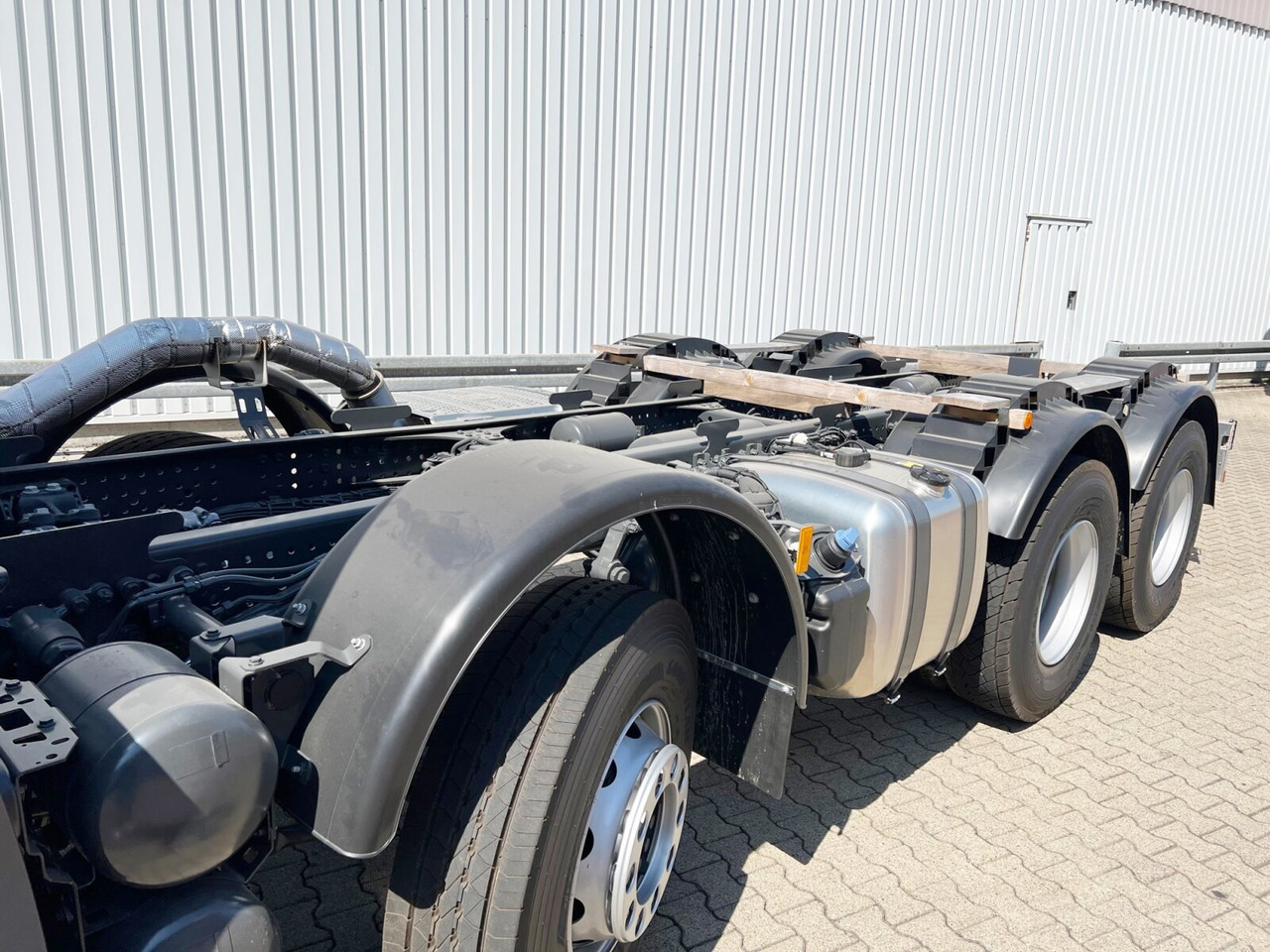 Mercedes-Benz Arocs 3240 8x4 Arocs 3240 8x4, Meiller 3-Seiten Kipper, ca. 14m³ - Sklápěč: obrázek 2 Mercedes-Benz Arocs 3240 8x4 Arocs 3240 8x4, Meiller 3-Seiten Kipper, ca. 14m³ - Sklápěč: obrázek 2