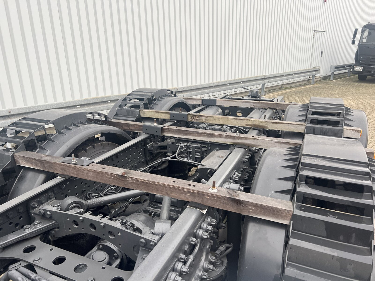 Mercedes-Benz Arocs 3251 L 8x4/4 Arocs 3251 L 8x4/4, mit Motorabtrieb C plus NA - Podvozek s kabinou: obrázek 3 Mercedes-Benz Arocs 3251 L 8x4/4 Arocs 3251 L 8x4/4, mit Motorabtrieb C plus NA - Podvozek s kabinou: obrázek 3