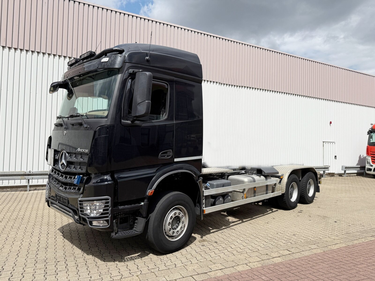 Mercedes-Benz Arocs 3351 6x4 Arocs 3351 6x4, Grounder, Retarder, Multimedia Cockpit, StreamSpace - Podvozek s kabinou: obrázek 1 Mercedes-Benz Arocs 3351 6x4 Arocs 3351 6x4, Grounder, Retarder, Multimedia Cockpit, StreamSpace - Podvozek s kabinou: obrázek 1