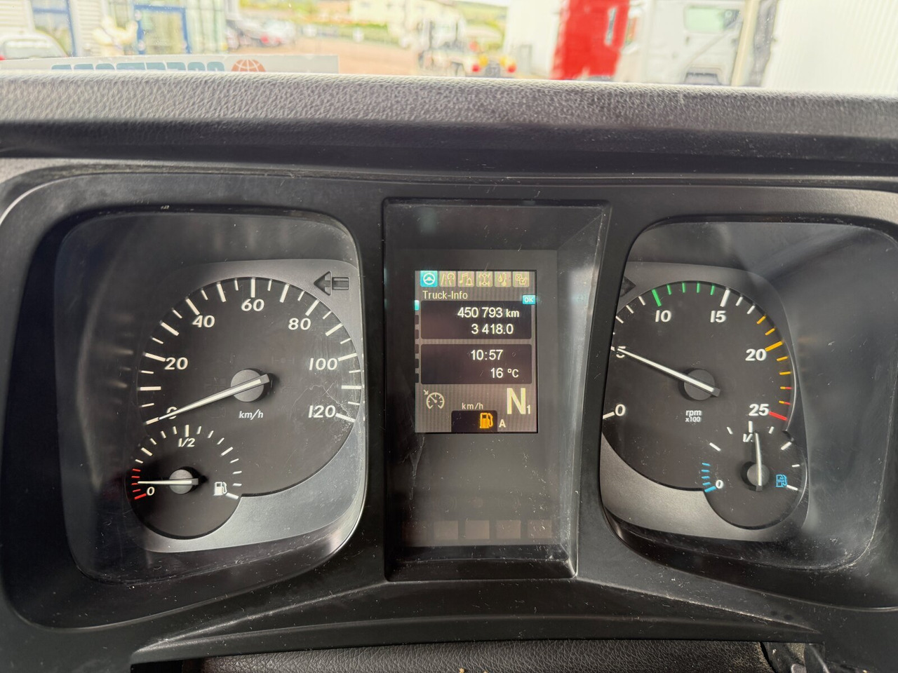 Hákový nosič kontejnerů Mercedes-Benz Arocs 3363 K 6x4 Arocs 3363 K 6x4, Grounder, Turbo-Retarder-Kupplung: obrázek 6