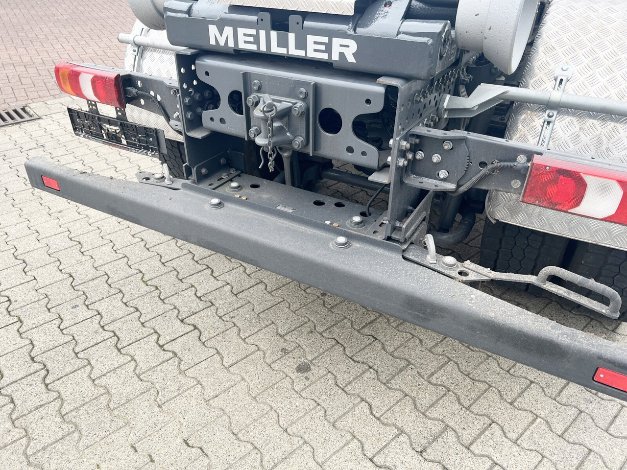 Mercedes-Benz Arocs 4142/48 8x4/4 Arocs 4142/48 8x4/4, Grounder, Meiller RS26 62-K, Funk - Hákový nosič kontejnerů: obrázek 3 Mercedes-Benz Arocs 4142/48 8x4/4 Arocs 4142/48 8x4/4, Grounder, Meiller RS26 62-K, Funk - Hákový nosič kontejnerů: obrázek 3