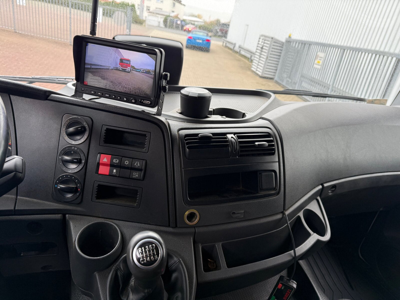 Mercedes-Benz Atego 1627 L 4x2 Atego 1627 L 4x2, 6-Zylinder, Motorabtrieb - Podvozek s kabinou: obrázek 4 Mercedes-Benz Atego 1627 L 4x2 Atego 1627 L 4x2, 6-Zylinder, Motorabtrieb - Podvozek s kabinou: obrázek 4