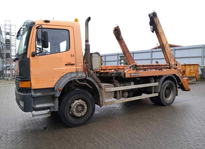 Mercedes-Benz Atego 1828 K 4x2 Atego 1828 K 4x2 - Ramenový nosič kontajnerov: obrázek 1 Mercedes-Benz Atego 1828 K 4x2 Atego 1828 K 4x2 - Ramenový nosič kontajnerov: obrázek 1