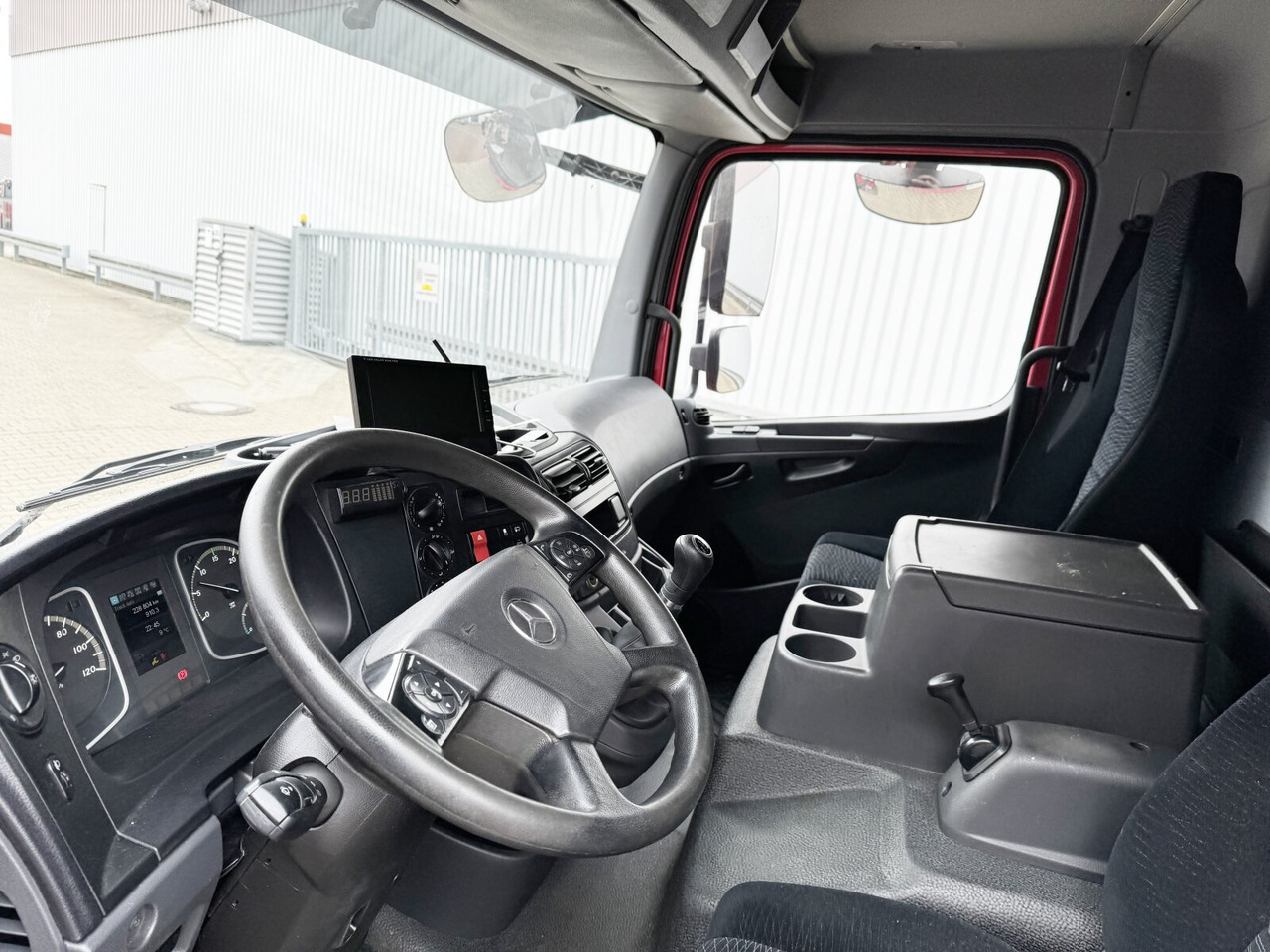 Mercedes-Benz Atego 816 4x2 Atego 816 4x2 mit LBW BÄR - Skříňový nákladní auto: obrázek 3 Mercedes-Benz Atego 816 4x2 Atego 816 4x2 mit LBW BÄR - Skříňový nákladní auto: obrázek 3