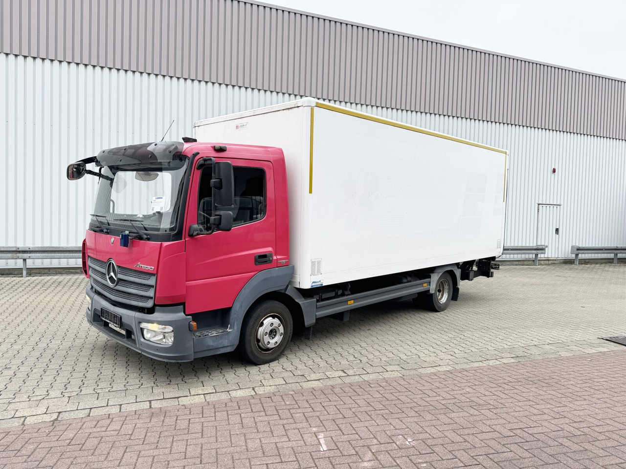 Mercedes-Benz Atego 816 4x2 Atego 816 4x2 mit LBW BÄR - Skříňový nákladní auto: obrázek 1 Mercedes-Benz Atego 816 4x2 Atego 816 4x2 mit LBW BÄR - Skříňový nákladní auto: obrázek 1
