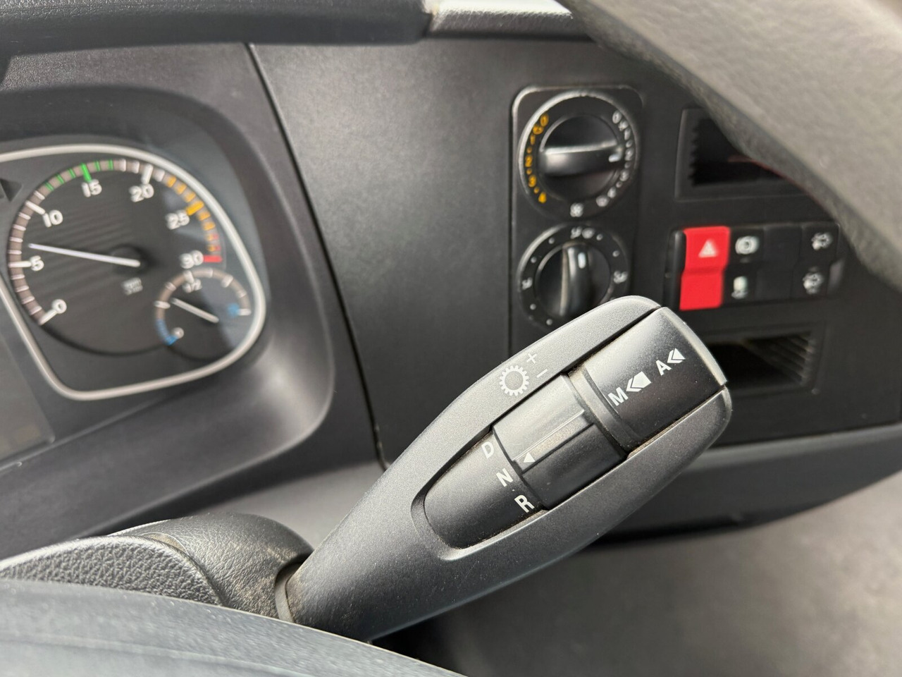 Mercedes-Benz Atego 818/23 LK 4x2 Atego 818/23 LK 4x2, 2x AHK - Sklápěč: obrázek 5 Mercedes-Benz Atego 818/23 LK 4x2 Atego 818/23 LK 4x2, 2x AHK - Sklápěč: obrázek 5