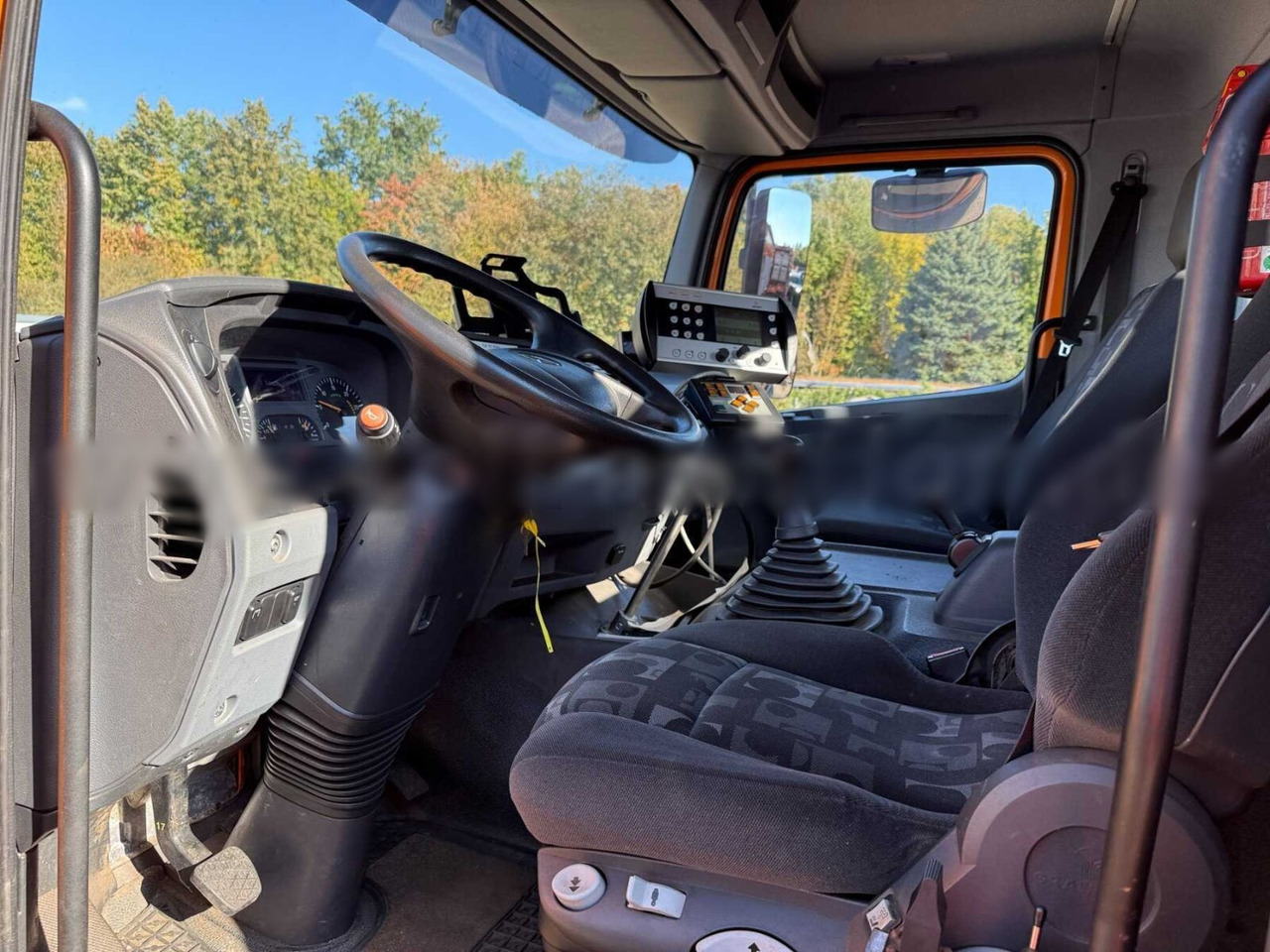 Mercedes-Benz Axor 1824 L 4x2 Axor 1824 L 4x2, Motorabtrieb, Winterdienstausstattung - Hákový nosič kontejnerů: obrázek 5 Mercedes-Benz Axor 1824 L 4x2 Axor 1824 L 4x2, Motorabtrieb, Winterdienstausstattung - Hákový nosič kontejnerů: obrázek 5