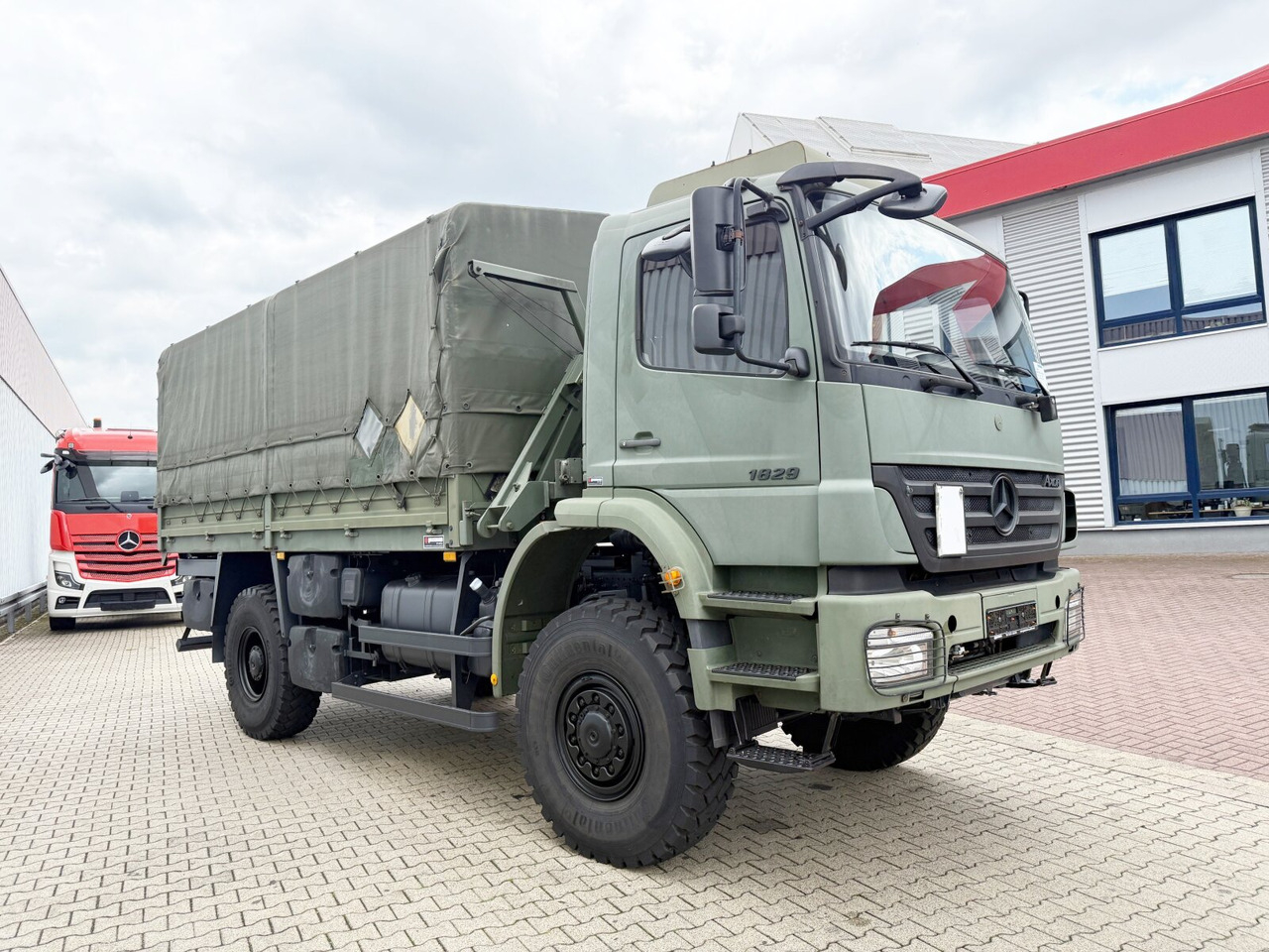 Nákladní automobil valníkový/ Plošinový Mercedes-Benz Axor 1829 A 4x4 Axor 1829 A 4x4, Ex-: obrázek 9