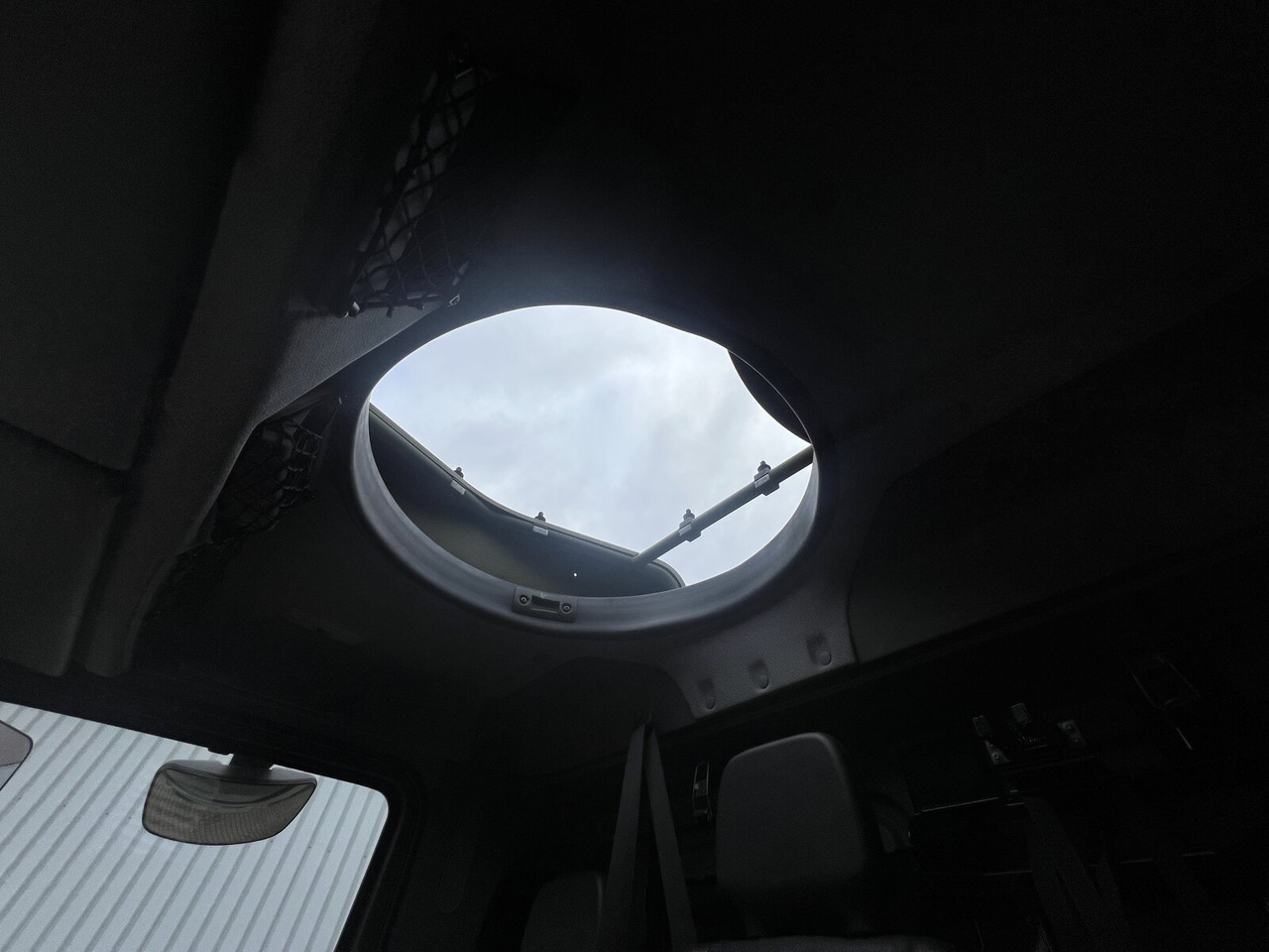 Mercedes-Benz Axor 1829 A 4x4 Axor 1829 A 4x4, Ex- - Nákladní automobil valníkový/ Plošinový: obrázek 5 Mercedes-Benz Axor 1829 A 4x4 Axor 1829 A 4x4, Ex- - Nákladní automobil valníkový/ Plošinový: obrázek 5