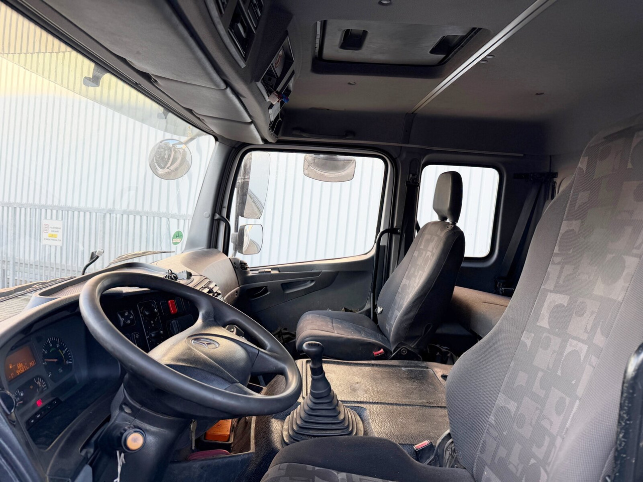 Nákladní automobil valníkový/ Plošinový Mercedes-Benz Axor 1829 L 4x2 Axor 1829 L 4x2, 6-Sitzer: obrázek 15