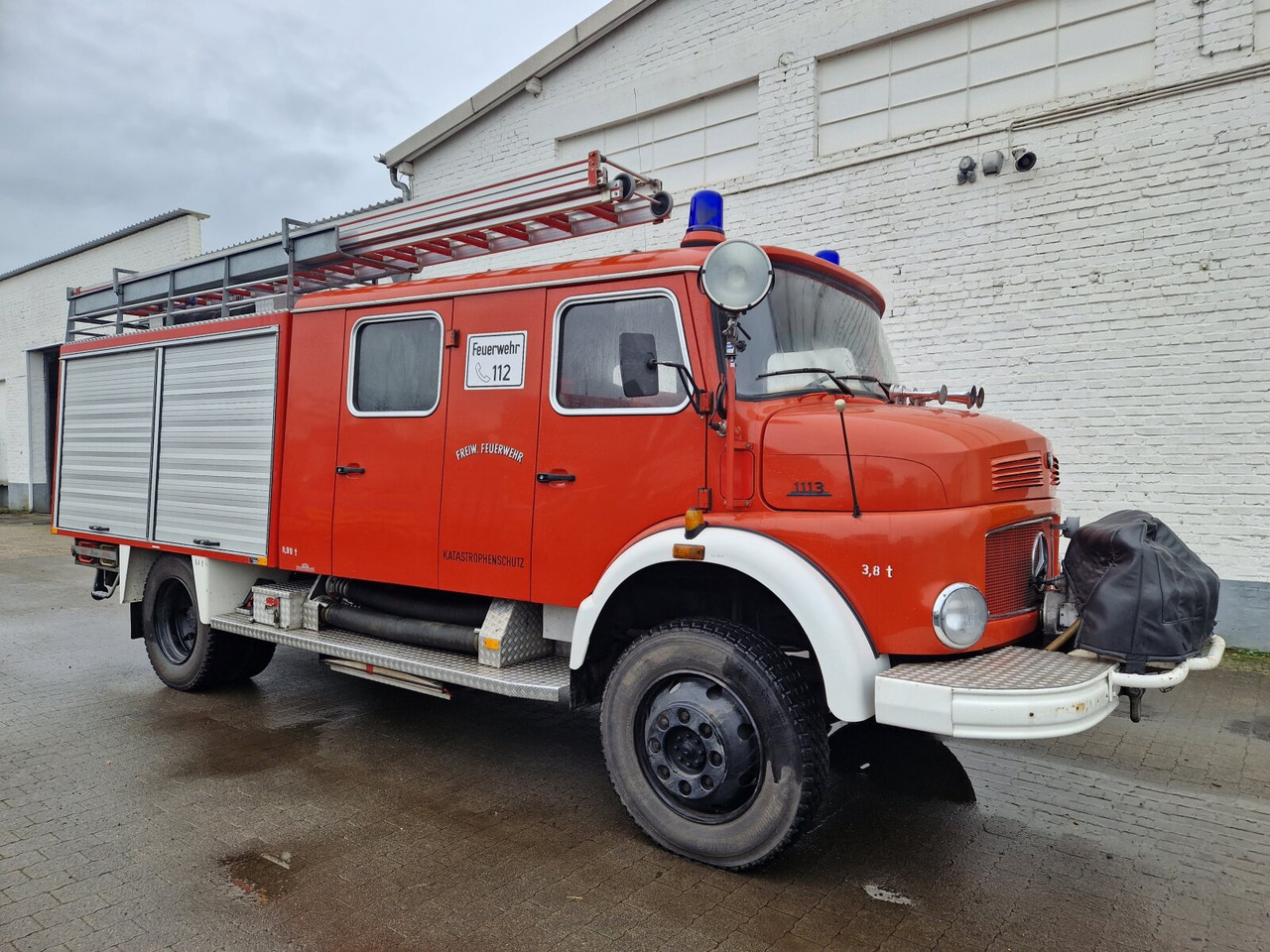 Mercedes-Benz LAF 1113 B 4x4 Doka LAF 1113 B 4x4 Doka, LF 16 TS - Pohotovostní vůz: obrázek 1 Mercedes-Benz LAF 1113 B 4x4 Doka LAF 1113 B 4x4 Doka, LF 16 TS - Pohotovostní vůz: obrázek 1