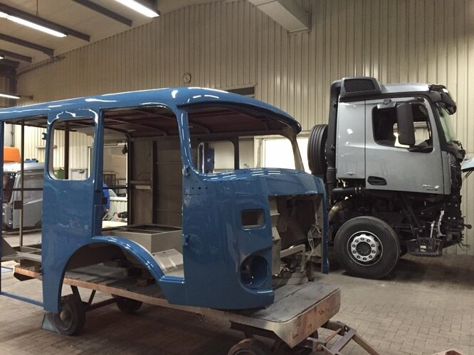 Mercedes-Benz - LP710/32 LF16V LP710/32, Autotransporter - Přepravník automobilů: obrázek 2 Mercedes-Benz - LP710/32 LF16V LP710/32, Autotransporter - Přepravník automobilů: obrázek 2