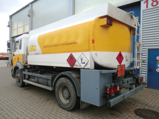Cisternové vozidlo Mercedes-Benz SK 1824 L 4x2 SK 1824 L 4x2, Esterer Tankaufbau ca. 13.100l, 2 Kammern: obrázek 10