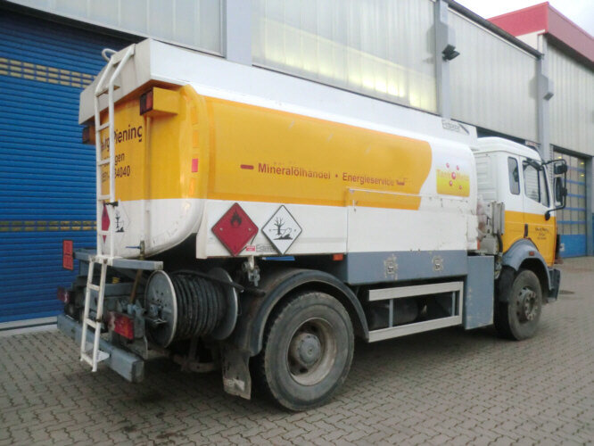 Cisternové vozidlo Mercedes-Benz SK 1824 L 4x2 SK 1824 L 4x2, Esterer Tankaufbau ca. 13.100l, 2 Kammern: obrázek 8