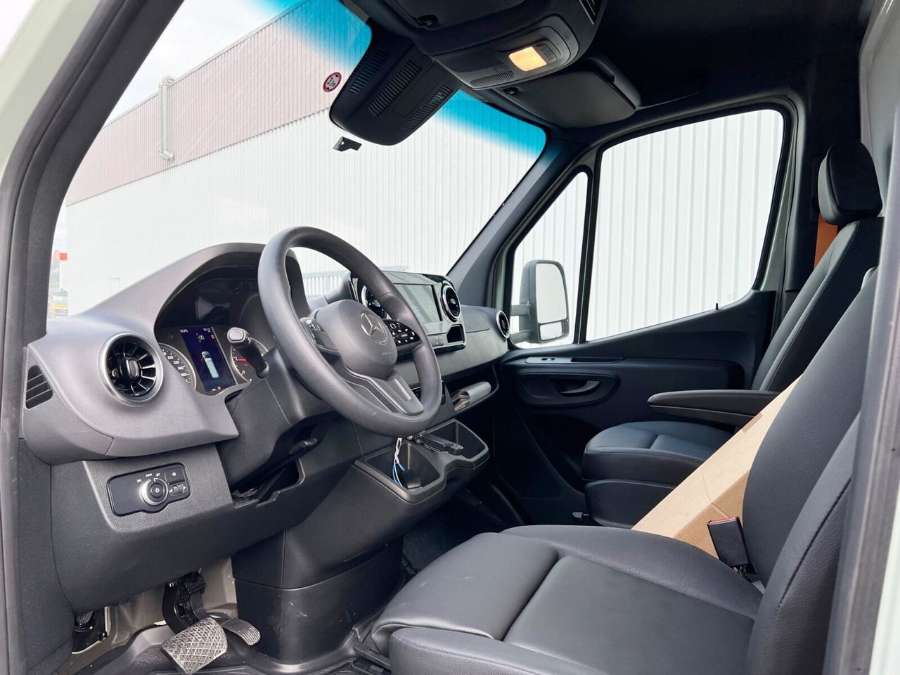 Mercedes-Benz Sprinter 516 FG 4x2 Sprinter 516 FG 4x2, MBUX, Autotransporter Comear - Furgon: obrázek 5 Mercedes-Benz Sprinter 516 FG 4x2 Sprinter 516 FG 4x2, MBUX, Autotransporter Comear - Furgon: obrázek 5