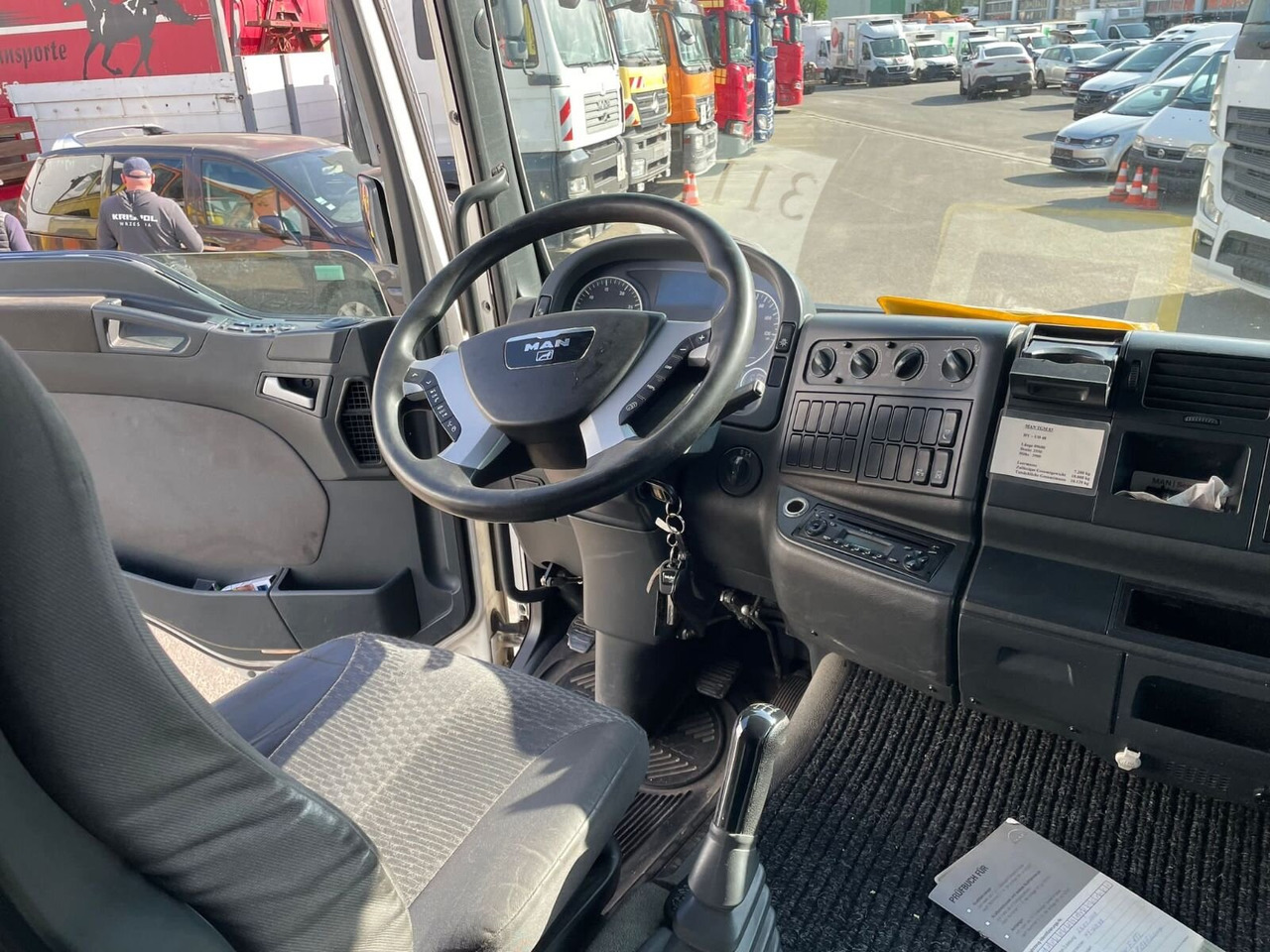 MAN TGM 18.330 4X2 LL TGM 18.330 4X2 LL, Fahrschulausstattung - Nákladní auto: obrázek 2 MAN TGM 18.330 4X2 LL TGM 18.330 4X2 LL, Fahrschulausstattung - Nákladní auto: obrázek 2
