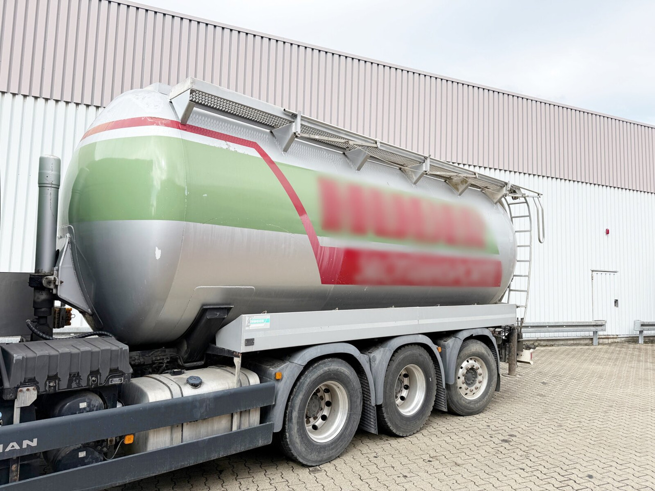 Nákladní auto MAN TGS 35.460 8x4-4 BL TGS 35.460 8x4-4 BL, Intarder, Lenk/Lift, Kippsilo ca. 32m³, Kompressor: obrázek 14