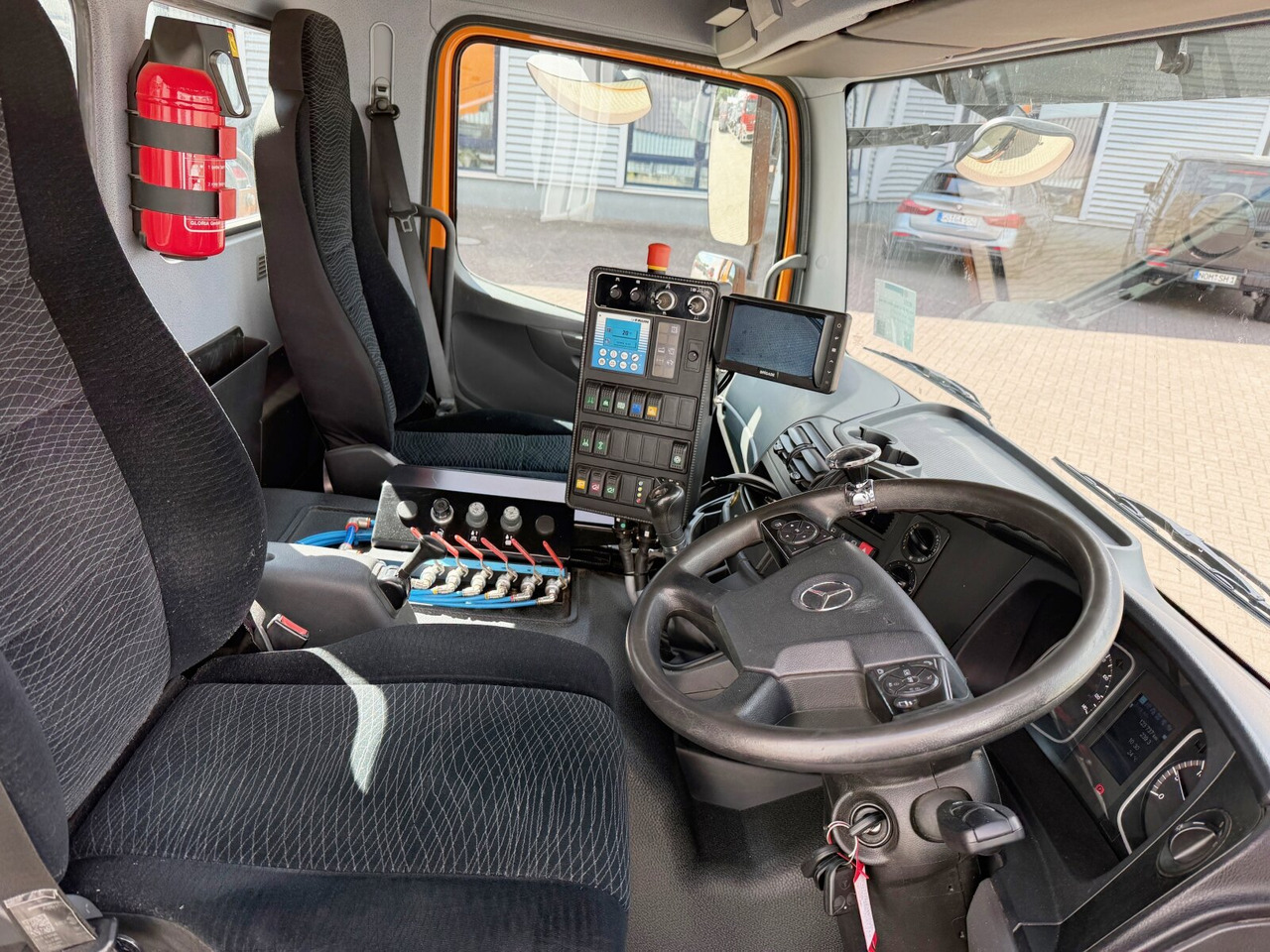 Mercedes-Benz Atego 1524 LKO 4x2 Atego 1524 LKO 4x2, Kehrmaschine FAUN Viajet 6RH - Nákladní auto: obrázek 4 Mercedes-Benz Atego 1524 LKO 4x2 Atego 1524 LKO 4x2, Kehrmaschine FAUN Viajet 6RH - Nákladní auto: obrázek 4