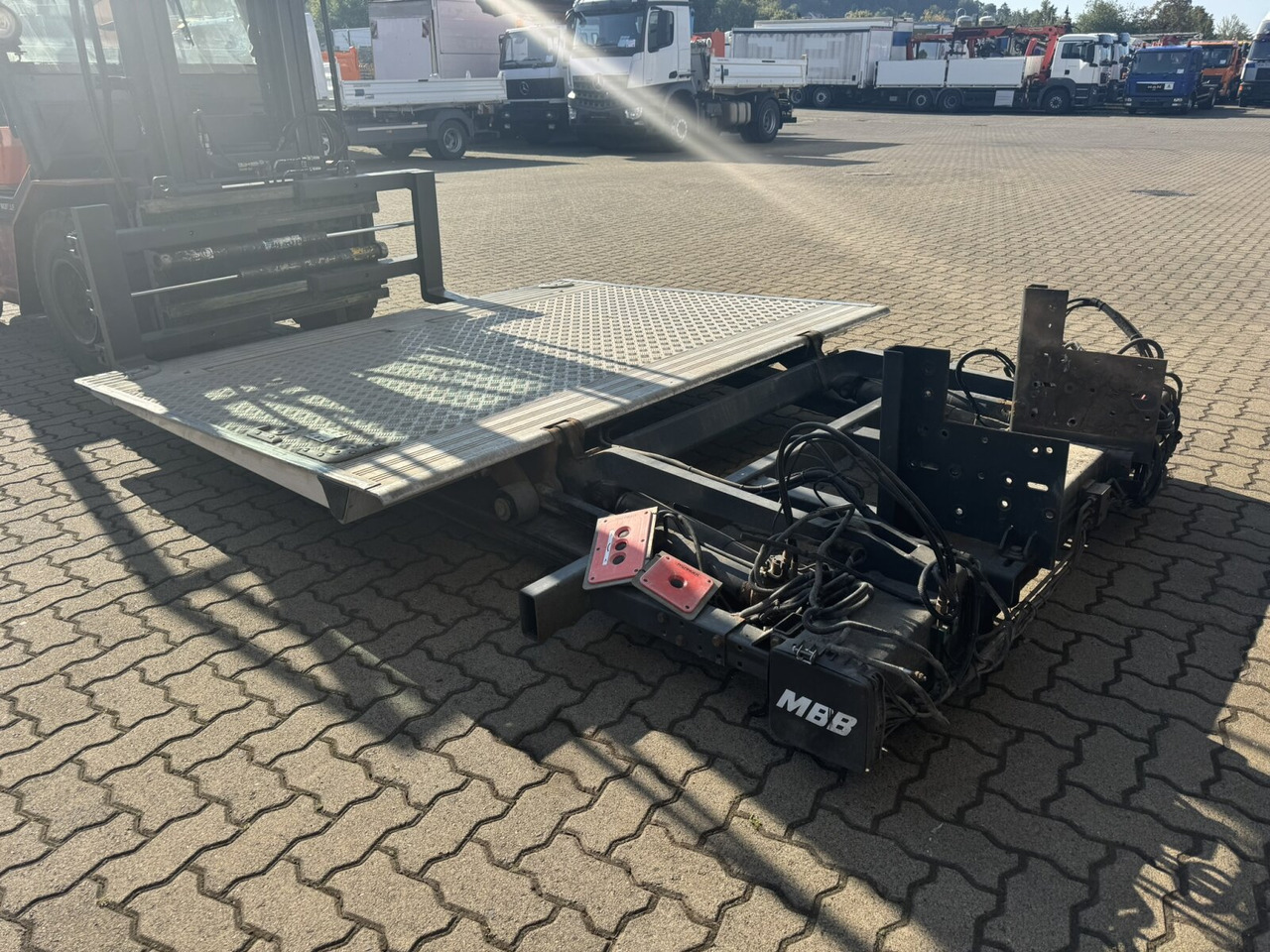 MBB C 2000 S Ladebordwand MBB C 2000 S Ladebordwand - Návěs: obrázek 3 MBB C 2000 S Ladebordwand MBB C 2000 S Ladebordwand - Návěs: obrázek 3