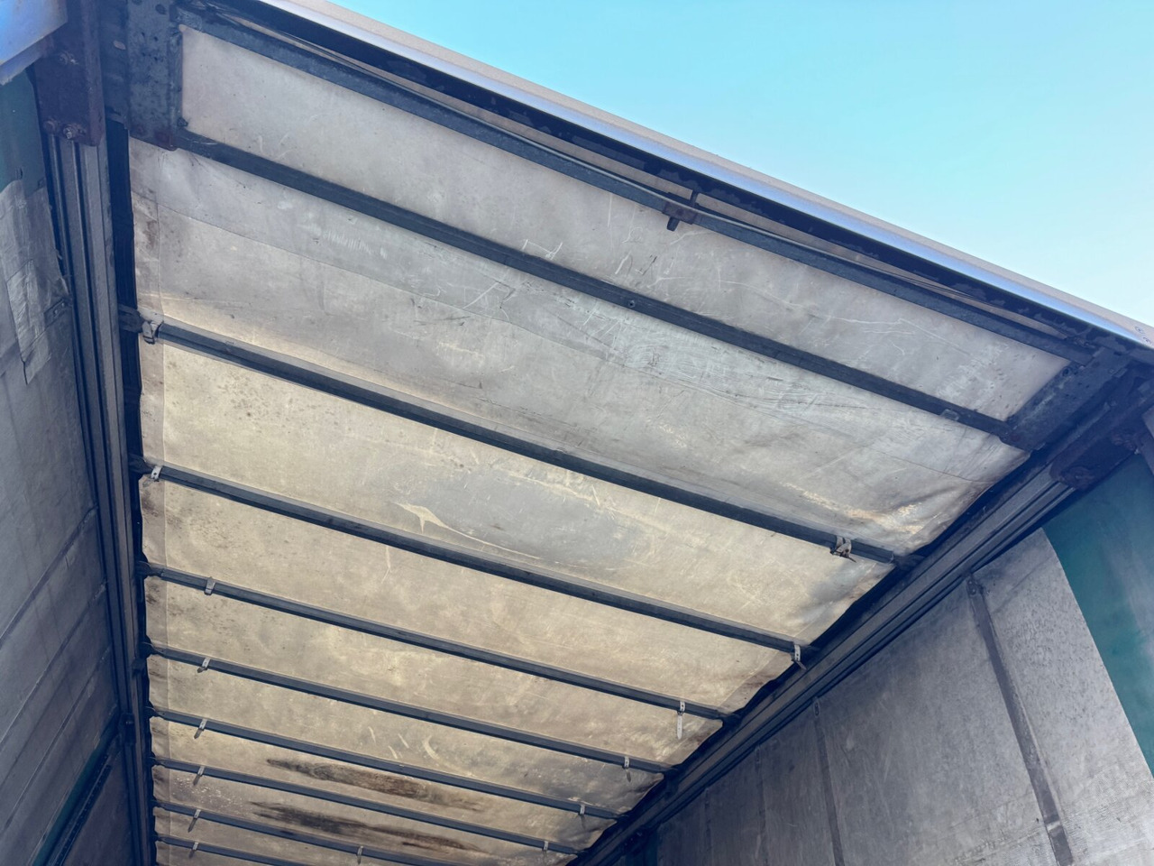 Renders NS4L32 NS4L32, Seilwinde, Edscha, hydr. Auffahrrampe - Návěs: obrázek 2 Renders NS4L32 NS4L32, Seilwinde, Edscha, hydr. Auffahrrampe - Návěs: obrázek 2