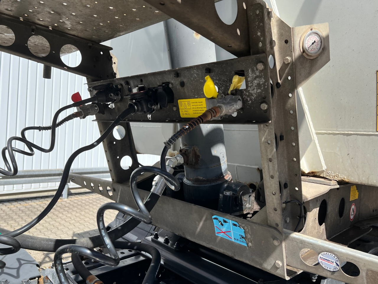 Schmitz Cargobull SKI 24 SL 7.2 SKI 24 SL 7.2, Stahlmulde ca. 27m³, Liftachse - Návěs: obrázek 2 Schmitz Cargobull SKI 24 SL 7.2 SKI 24 SL 7.2, Stahlmulde ca. 27m³, Liftachse - Návěs: obrázek 2