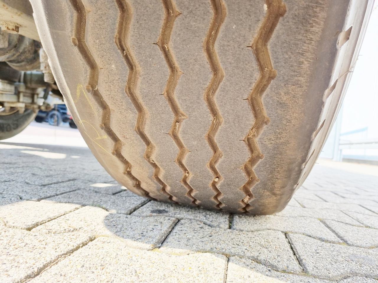 Pritschenauflieger TANG Pritschenauflieger - Návěs valník/ Plato: obrázek 4 Pritschenauflieger TANG Pritschenauflieger - Návěs valník/ Plato: obrázek 4