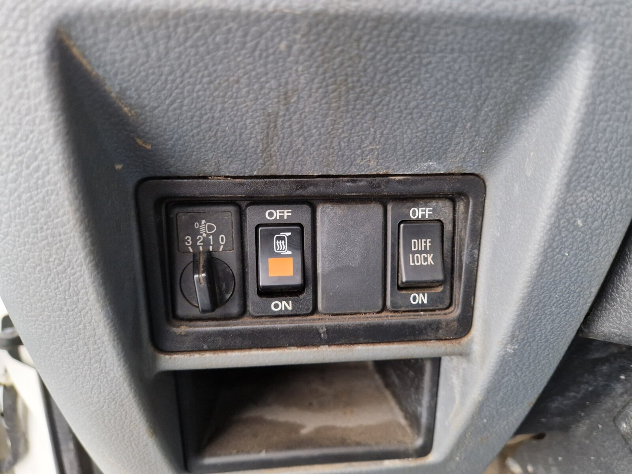 Renault D 180.75 4x2 D 180.75 4x2 mit Kran Palfinger PK6001 - Auto s hydraulickou rukou, Skříňový nákladní auto: obrázek 2 Renault D 180.75 4x2 D 180.75 4x2 mit Kran Palfinger PK6001 - Auto s hydraulickou rukou, Skříňový nákladní auto: obrázek 2