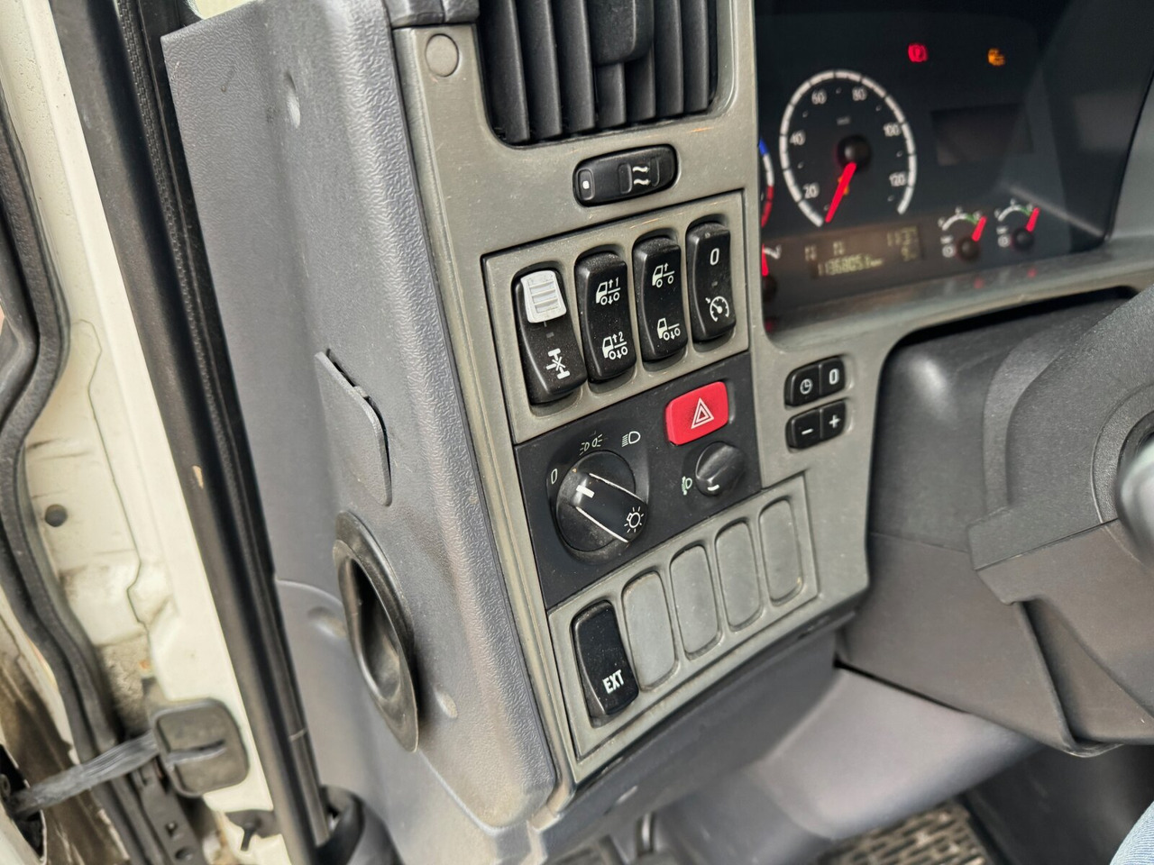 Scania R380 DB 4x2 MNA R380 DB 4x2 MNA, Platz für Heckkran, 2x AHK - Auto s hydraulickou rukou, Nákladní automobil valníkový/ Plošinový: obrázek 4 Scania R380 DB 4x2 MNA R380 DB 4x2 MNA, Platz für Heckkran, 2x AHK - Auto s hydraulickou rukou, Nákladní automobil valníkový/ Plošinový: obrázek 4