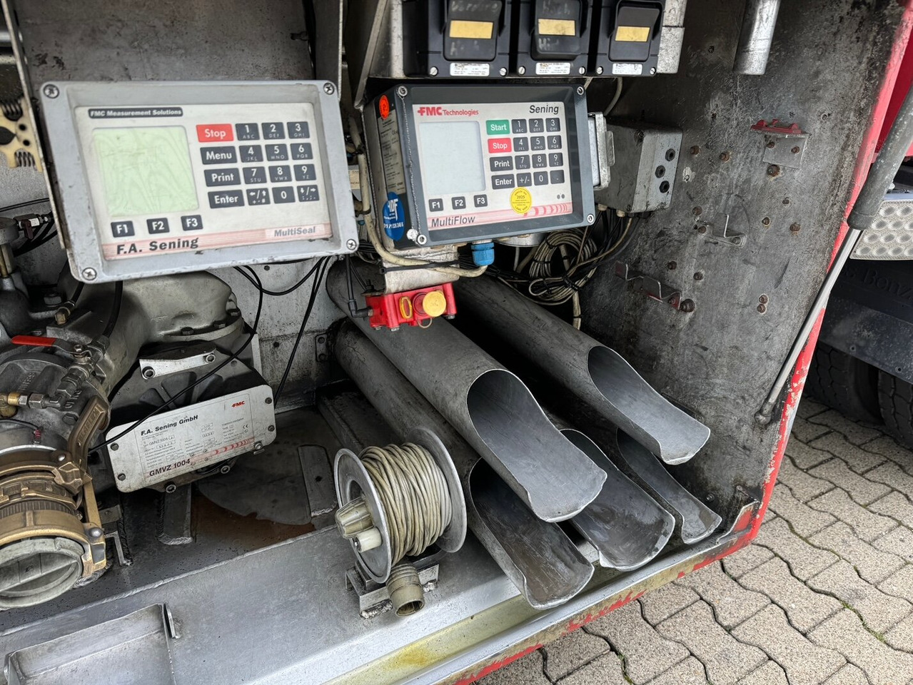 Cisternový návěs Schrader Z-STA 24-42.7/4 Tankauflieger Z-STA 24-42.7/4, 4 Kammern, ca. 42700l, 2x Liftachse, Oben-/Untenbefüllung: obrázek 6 Cisternový návěs Schrader Z-STA 24-42.7/4 Tankauflieger Z-STA 24-42.7/4, 4 Kammern, ca. 42700l, 2x Liftachse, Oben-/Untenbefüllung: obrázek 6