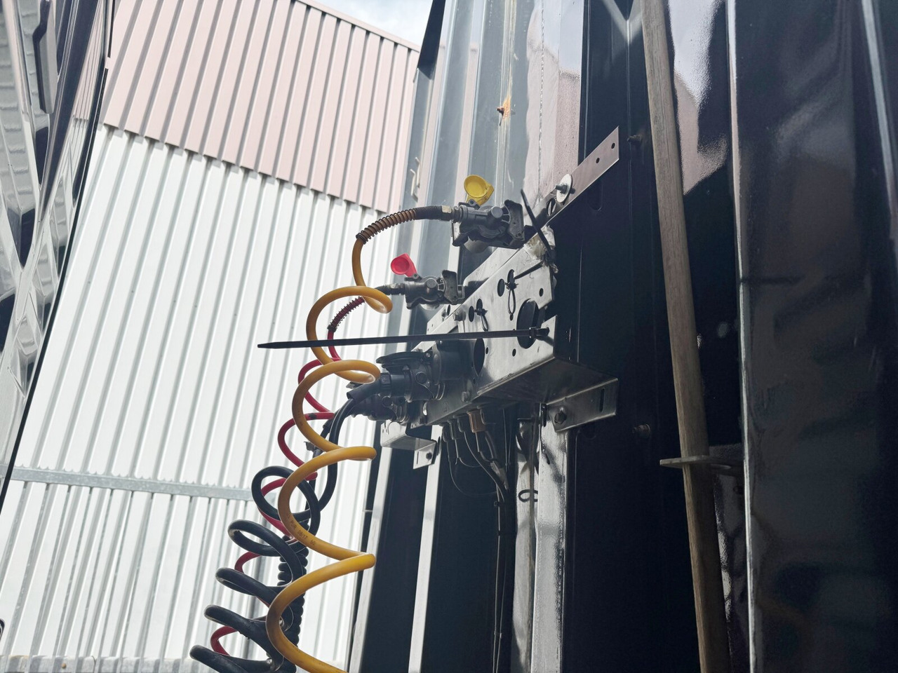 Schwarzmüller 3-Achs Holzauflieger 3-Achs Holzauflieger, Liftachse, MEHRFACH VORHANDEN! - Klanicový návěs: obrázek 2 Schwarzmüller 3-Achs Holzauflieger 3-Achs Holzauflieger, Liftachse, MEHRFACH VORHANDEN! - Klanicový návěs: obrázek 2