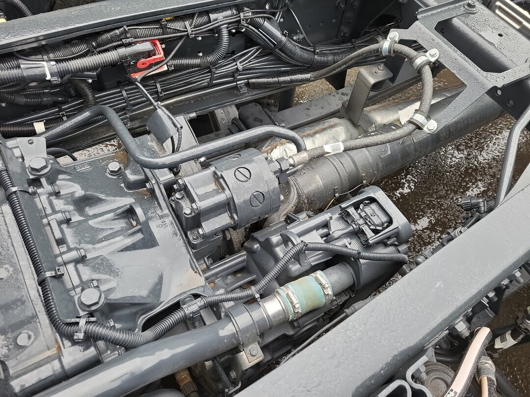 T-Way AT410T51 8x4 T-Way AT410T51 8x4, Retarder, Nebenantrieb, 4x VORHANDEN! - Podvozek s kabinou: obrázek 4 T-Way AT410T51 8x4 T-Way AT410T51 8x4, Retarder, Nebenantrieb, 4x VORHANDEN! - Podvozek s kabinou: obrázek 4