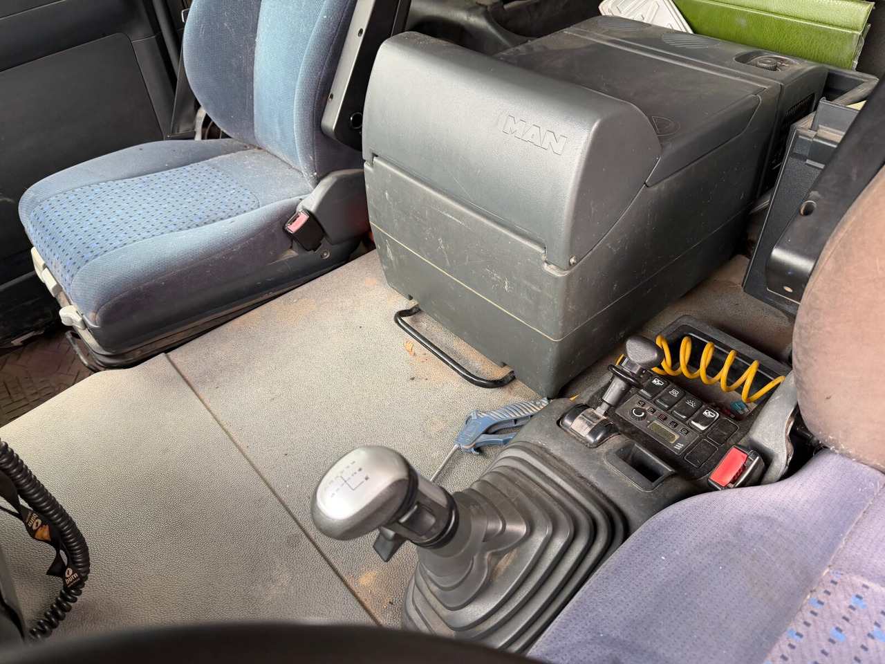 MAN TGA 18.440 4x4 BL TGA 18.440 4x4 BL, Hydraulik - Tahač: obrázek 5 MAN TGA 18.440 4x4 BL TGA 18.440 4x4 BL, Hydraulik - Tahač: obrázek 5