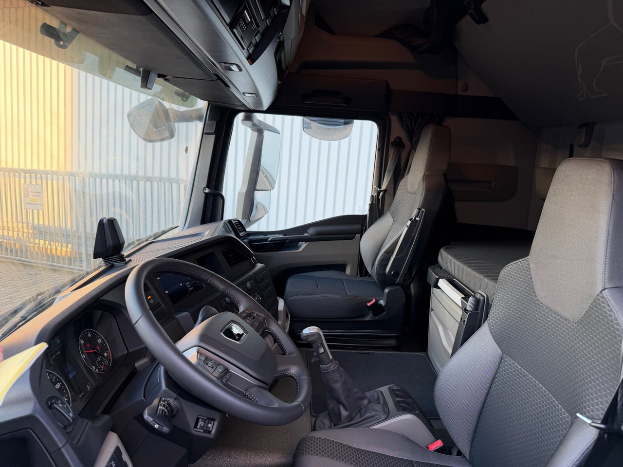 MAN TGS 33.520 6x4 BL SA TGS 33.520 6x4 BL SA, Retarder, LED, Nebenantrieb - Tahač: obrázek 3 MAN TGS 33.520 6x4 BL SA TGS 33.520 6x4 BL SA, Retarder, LED, Nebenantrieb - Tahač: obrázek 3