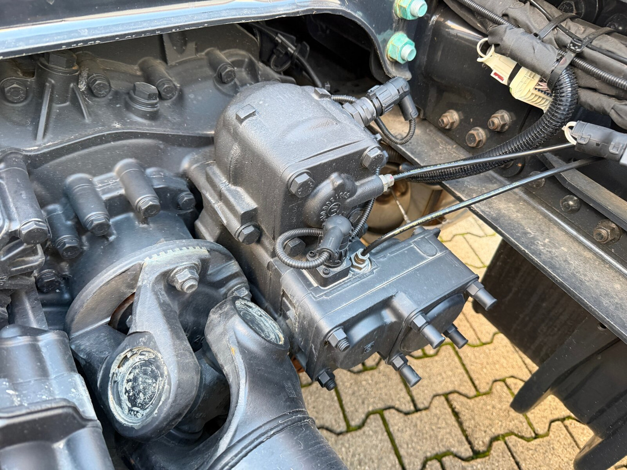 MAN TGS 33.520 6x4 BL SA TGS 33.520 6x4 BL SA, Retarder, LED, Nebenantrieb - Tahač: obrázek 2 MAN TGS 33.520 6x4 BL SA TGS 33.520 6x4 BL SA, Retarder, LED, Nebenantrieb - Tahač: obrázek 2