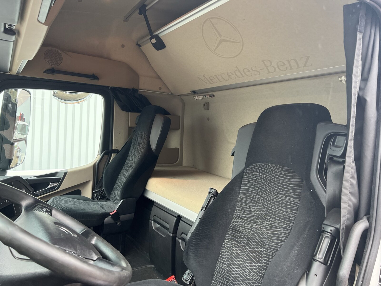Mercedes-Benz Actros 1842 LS 4x2 Actros 1842 LS 4x2, 3x VORHANDEN - Tahač: obrázek 4 Mercedes-Benz Actros 1842 LS 4x2 Actros 1842 LS 4x2, 3x VORHANDEN - Tahač: obrázek 4