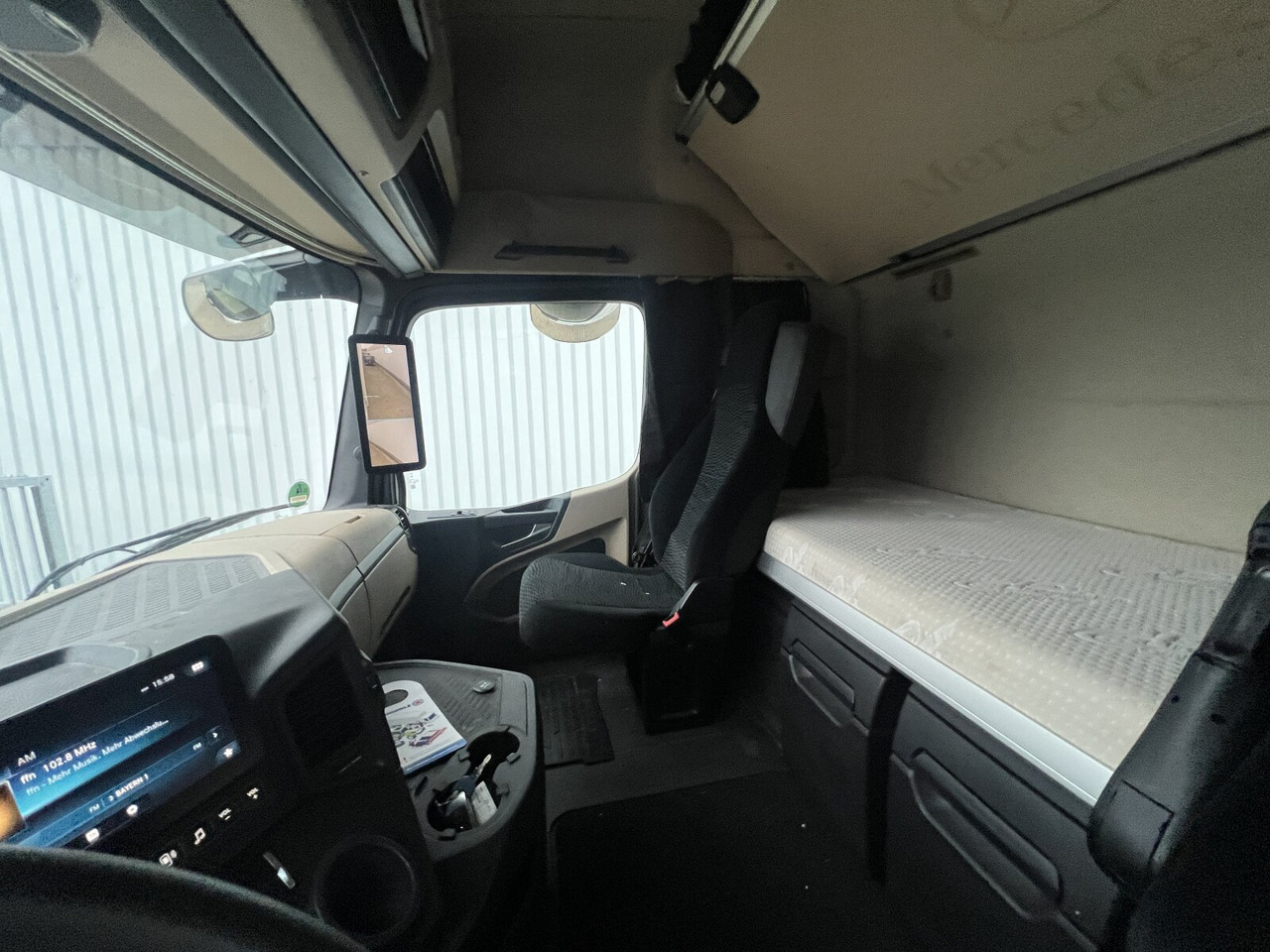 Mercedes-Benz Actros 1848 LS 4x2 Actros 1848 LS 4x2, Volumer, Retarder - Tahač: obrázek 3 Mercedes-Benz Actros 1848 LS 4x2 Actros 1848 LS 4x2, Volumer, Retarder - Tahač: obrázek 3