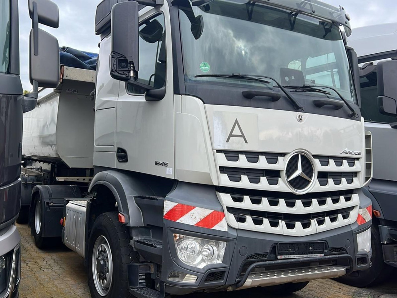 Mercedes-Benz Arocs 1845 LS 4x4 HAD Arocs 1845 LS 4x4 HAD - Tahač: obrázek 2 Mercedes-Benz Arocs 1845 LS 4x4 HAD Arocs 1845 LS 4x4 HAD - Tahač: obrázek 2