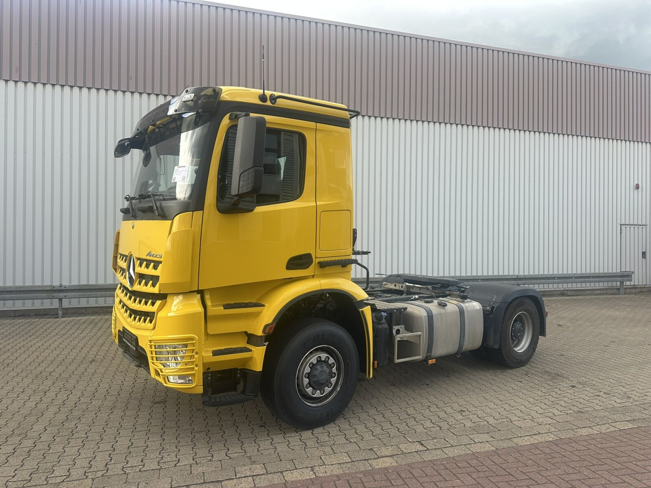 Mercedes-Benz Arocs 1851 LS 4x4 HAD Arocs 1851 LS 4x4 HAD, Hydraulik, Navi, MultimediaCockpit - Tahač: obrázek 1 Mercedes-Benz Arocs 1851 LS 4x4 HAD Arocs 1851 LS 4x4 HAD, Hydraulik, Navi, MultimediaCockpit - Tahač: obrázek 1