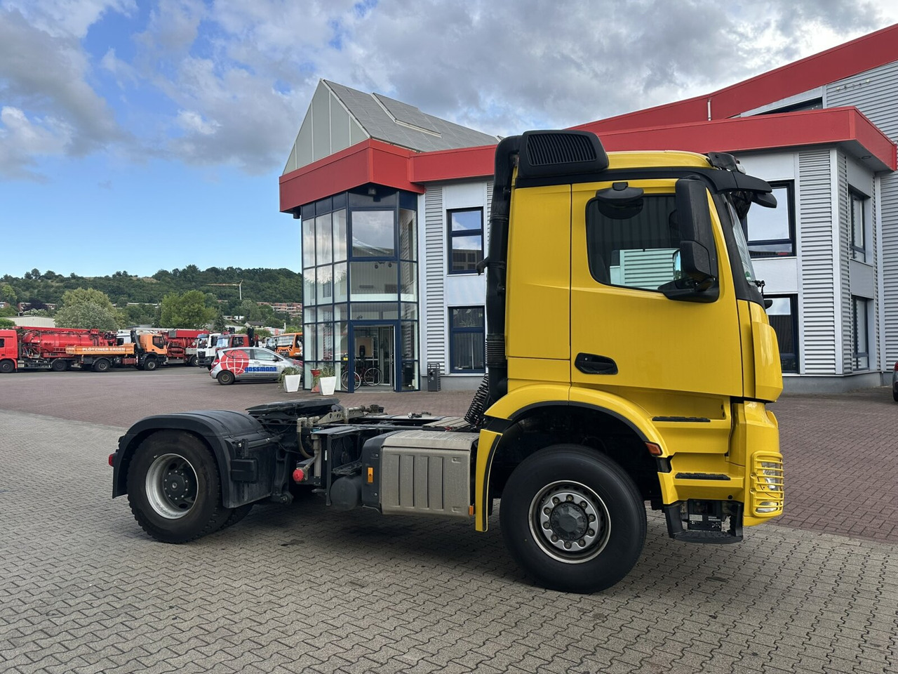 Tahač Mercedes-Benz Arocs 1851 LS 4x4 HAD Arocs 1851 LS 4x4 HAD, Hydraulik, Navi, MultimediaCockpit: obrázek 10
