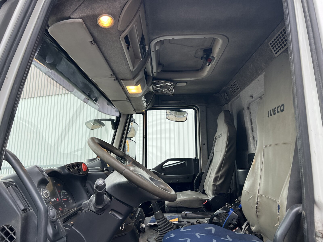 Interior photo 1: Trakker AD260T36 6x4 Trakker AD260T36 6x4 leasing Trakker AD260T36 6x4 Trakker AD260T36 6x4 Interior photo 1: Trakker AD260T36 6x4 Trakker AD260T36 6x4 leasing Trakker AD260T36 6x4 Trakker AD260T36 6x4