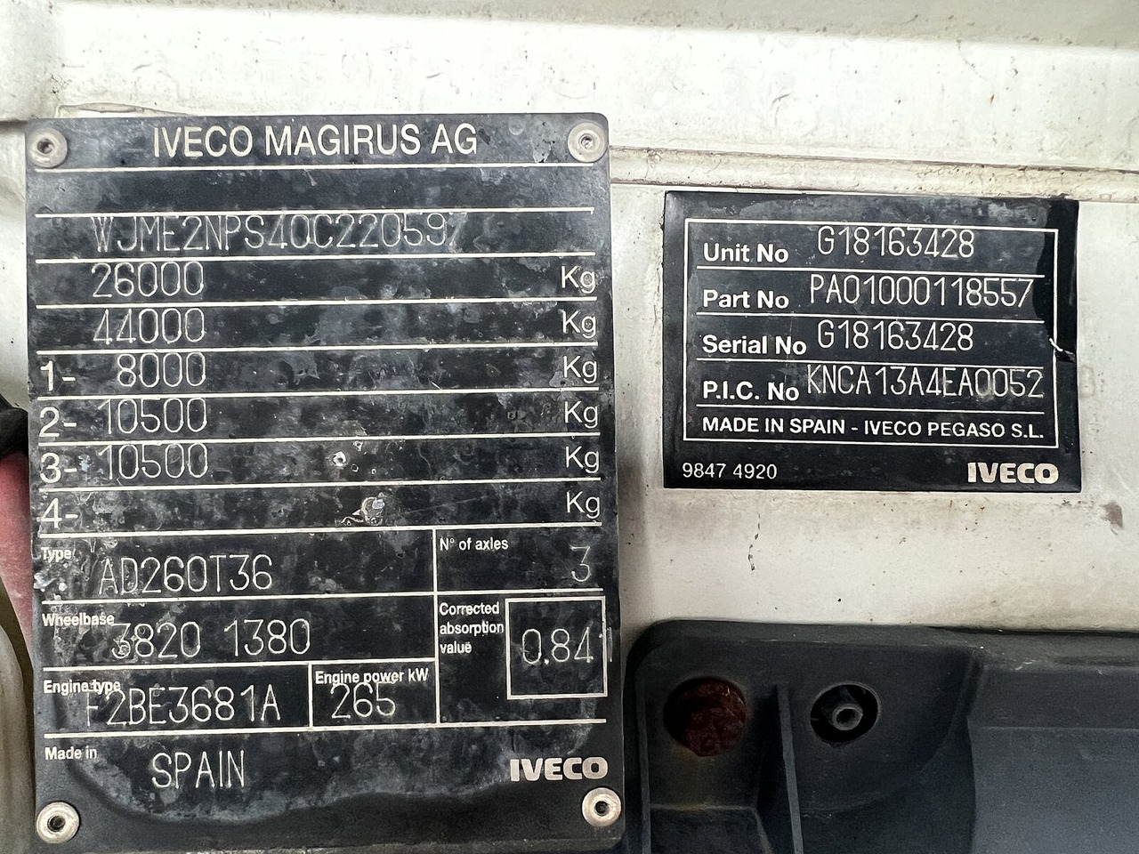 Trakker AD260T36 6x4 Trakker AD260T36 6x4 - Podvozek s kabinou: obrázek 2 Trakker AD260T36 6x4 Trakker AD260T36 6x4 - Podvozek s kabinou: obrázek 2
