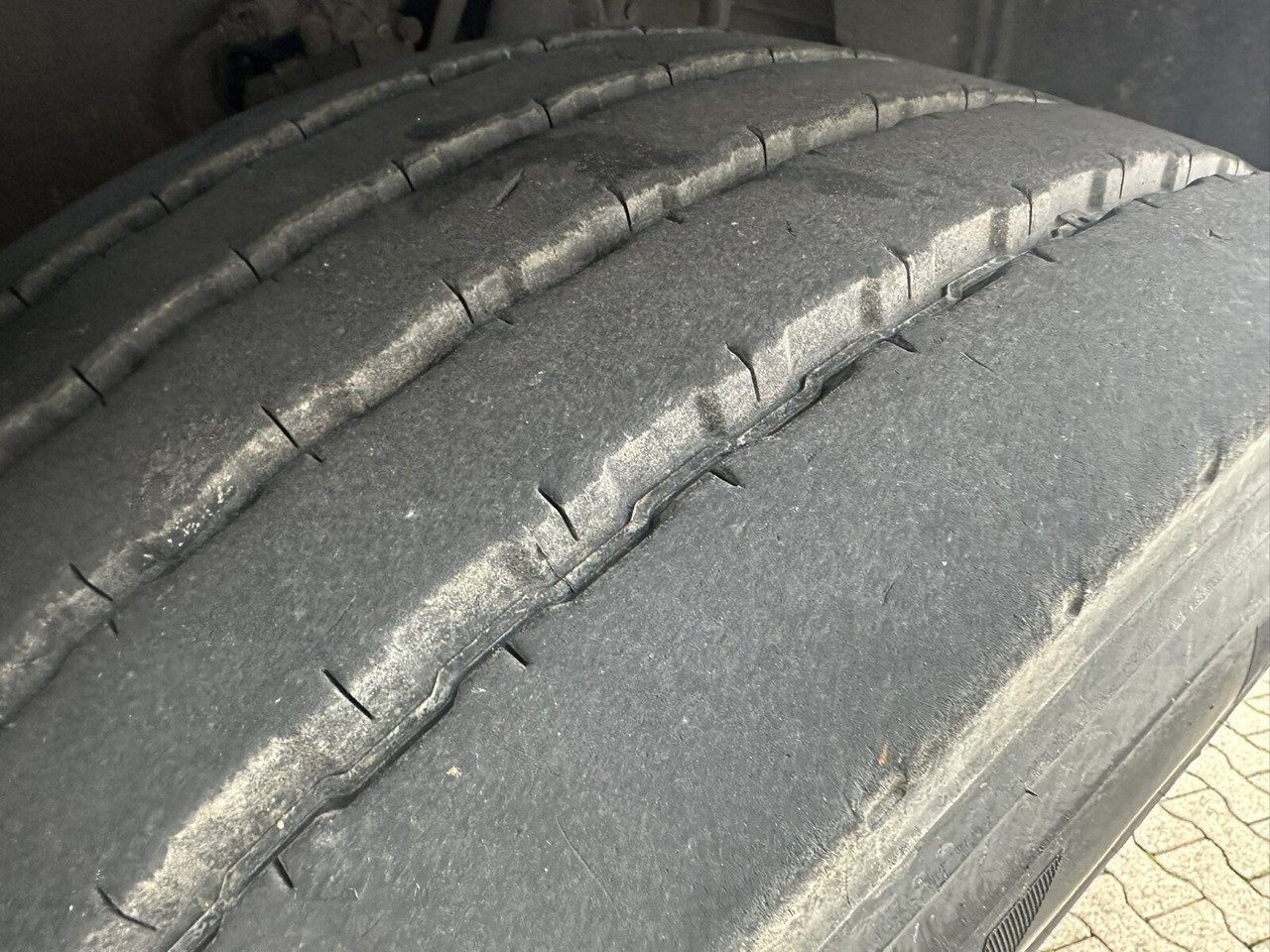 Volvo FM 400 6x4 R FM 400/6x4 R, VDL S-21-6200 4.50 bis 7.00m Container - Hákový nosič kontejnerů: obrázek 5 Volvo FM 400 6x4 R FM 400/6x4 R, VDL S-21-6200 4.50 bis 7.00m Container - Hákový nosič kontejnerů: obrázek 5