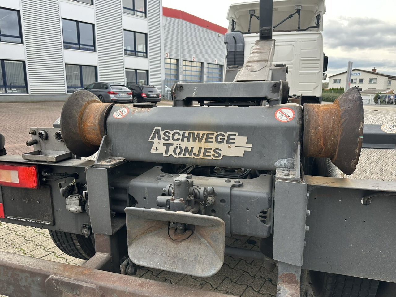 Volvo FM 400 6x4 R FM 400/6x4 R, VDL S-21-6200 4.50 bis 7.00m Container - Hákový nosič kontejnerů: obrázek 2 Volvo FM 400 6x4 R FM 400/6x4 R, VDL S-21-6200 4.50 bis 7.00m Container - Hákový nosič kontejnerů: obrázek 2