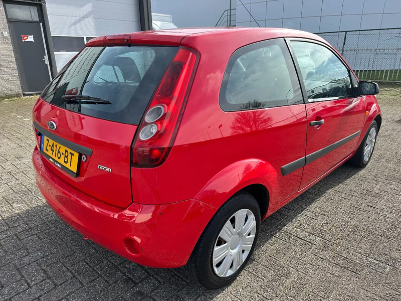 Ford Fiesta TDCi 1.4 + AIRCO + CARPLAY + REAR CAMERA + 194.511 KM - Hatchback: obrázek 5 Ford Fiesta TDCi 1.4 + AIRCO + CARPLAY + REAR CAMERA + 194.511 KM - Hatchback: obrázek 5