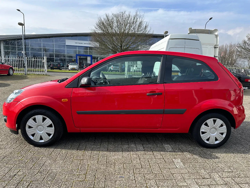 Ford Fiesta TDCi 1.4 + AIRCO + CARPLAY + REAR CAMERA + 194.511 KM - Hatchback: obrázek 2 Ford Fiesta TDCi 1.4 + AIRCO + CARPLAY + REAR CAMERA + 194.511 KM - Hatchback: obrázek 2