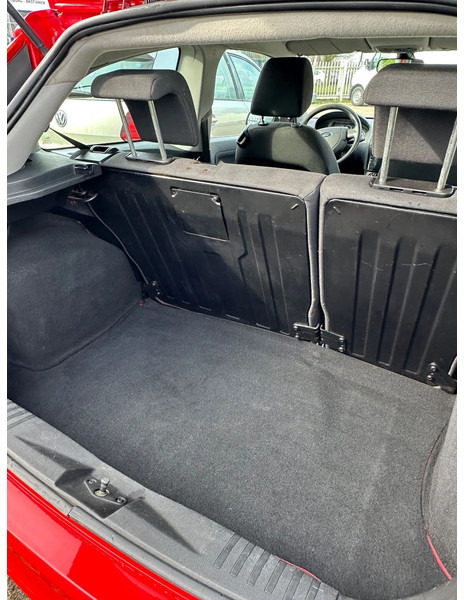 Ford Fiesta TDCi 1.4 + AIRCO + CARPLAY + REAR CAMERA + 194.511 KM - Hatchback: obrázek 4 Ford Fiesta TDCi 1.4 + AIRCO + CARPLAY + REAR CAMERA + 194.511 KM - Hatchback: obrázek 4