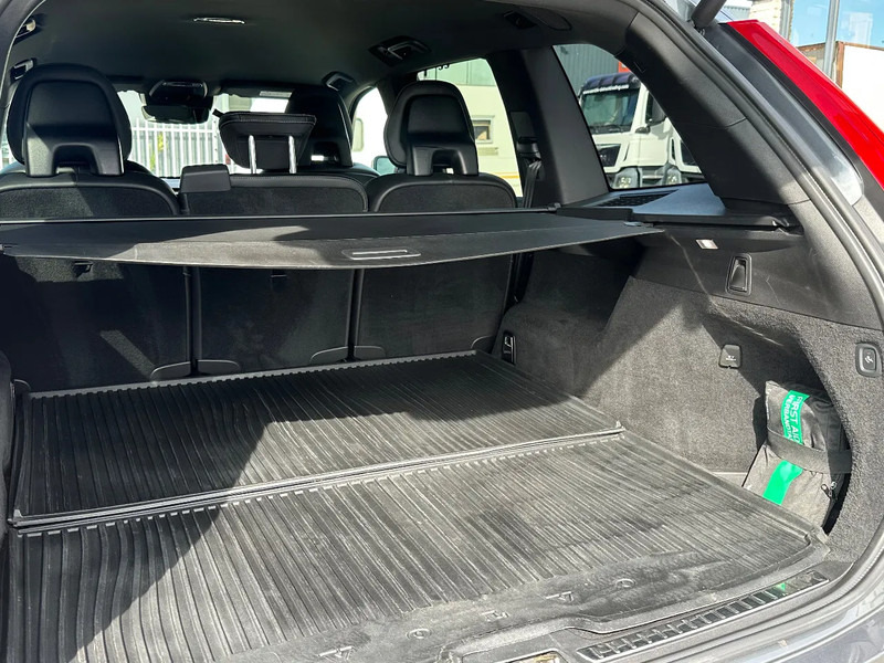 Volvo XC90 B5 AWD + R-DESIGN + FULL LEATHER + 360 CAMERA + NAVI + AHK + HARMAN KARDON - SUV: obrázek 4 Volvo XC90 B5 AWD + R-DESIGN + FULL LEATHER + 360 CAMERA + NAVI + AHK + HARMAN KARDON - SUV: obrázek 4