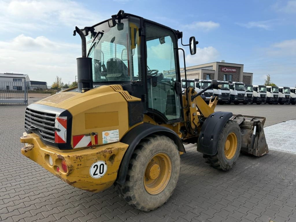 CAT 908 H  - Kolový nakladač: obrázek 2 CAT 908 H  - Kolový nakladač: obrázek 2