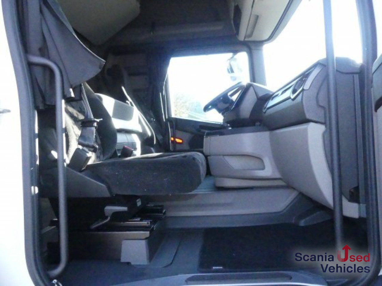 SCANIA R 460 A4x2NA Kipphydraulik New Dashboard - Tahač: obrázek 3 SCANIA R 460 A4x2NA Kipphydraulik New Dashboard - Tahač: obrázek 3